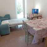 Tranquilla Immersa Nel A 2 Km Dal Mare