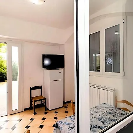 Tigullio Apartment *