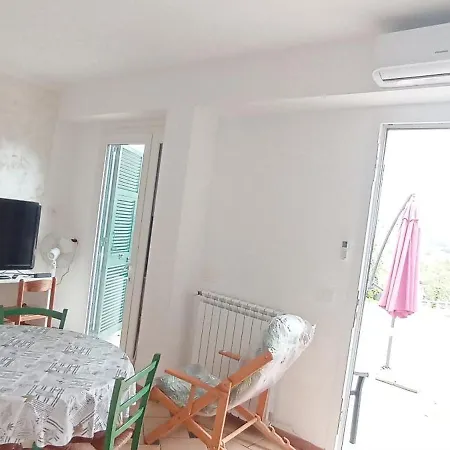 Tranquilla Immersa Nel A 2 Km Dal Mare