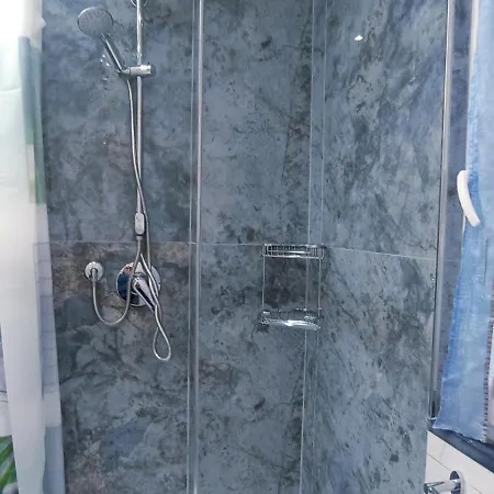 Tranquilla Immersa Nel A 2 Km Dal Mare קיאברי