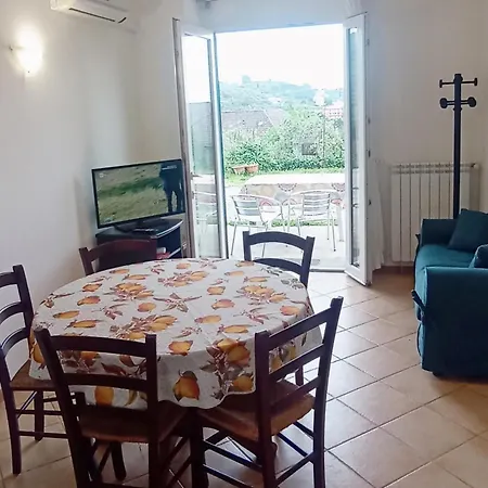 Tranquilla Immersa Nel A 2 Km Dal Mare Daire Chiavari