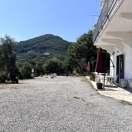 Tranquilla Immersa Nel A 2 Km Dal Mare Appartement Chiavari